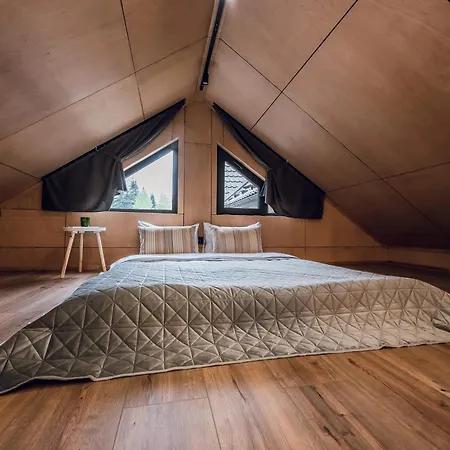Chalet Mayak модульні будиночки в яблуниці