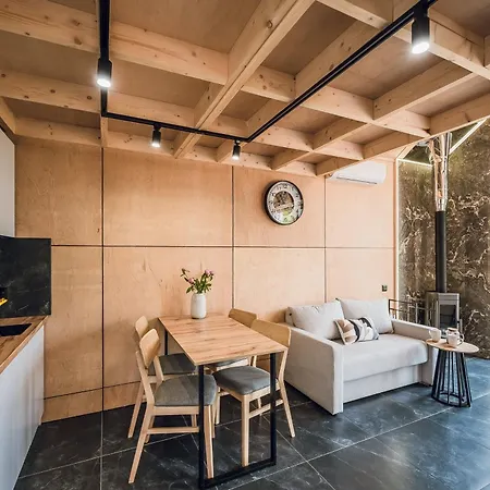 Chalet Mayak модульні будиночки в яблуниці Yablunytsya
